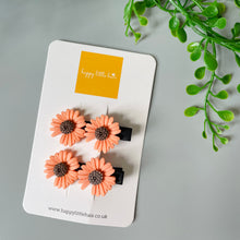Load image into Gallery viewer, Oops a daisy- hair clip
