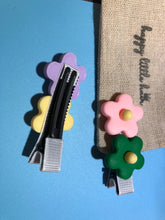 Load image into Gallery viewer, Double flower hair clip
