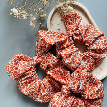 Load image into Gallery viewer, Liberty print- ‘Cumbrian Vine’ scrunchie
